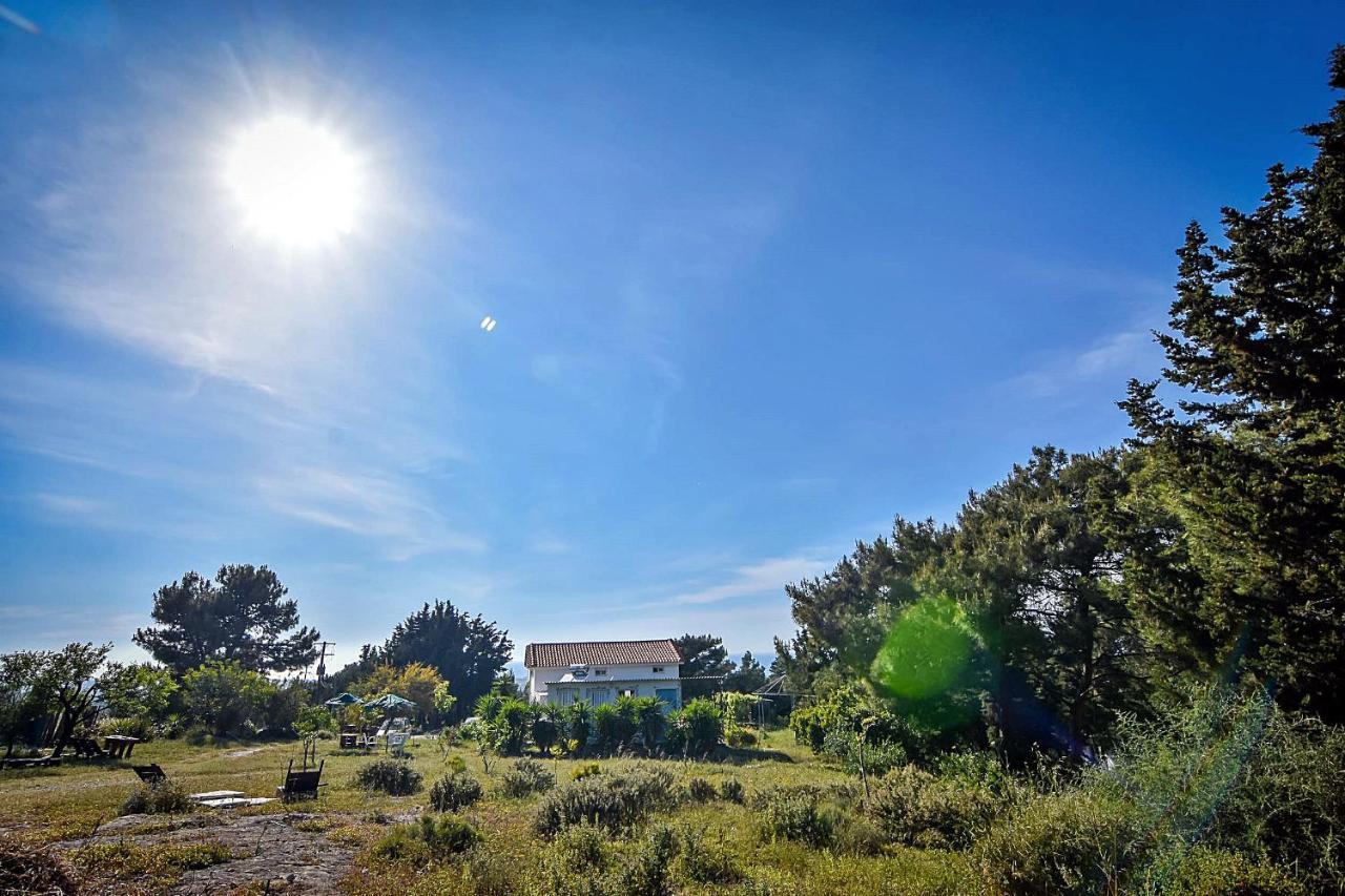 Drolma Ling Nature Cabins Theologos  Luaran gambar